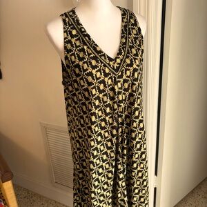 JOYOUS & FREE Black & Tan Print Maxi Dress! Beaded V Neckline front! GUC  Large